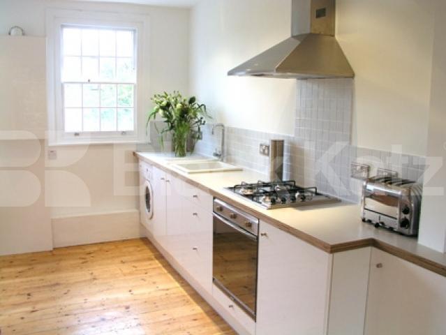 			LET , 2 Bedroom, 1 bath, 1 reception Apartment			 Clapham Manor Street, Clapham